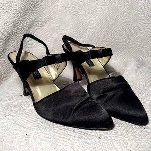 Ann Marino vintage black Satin sling back bow Sandals Pumps leather sole size 8